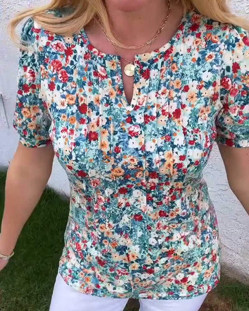 Short-Sleeved Floral Print Pleated Blouse
