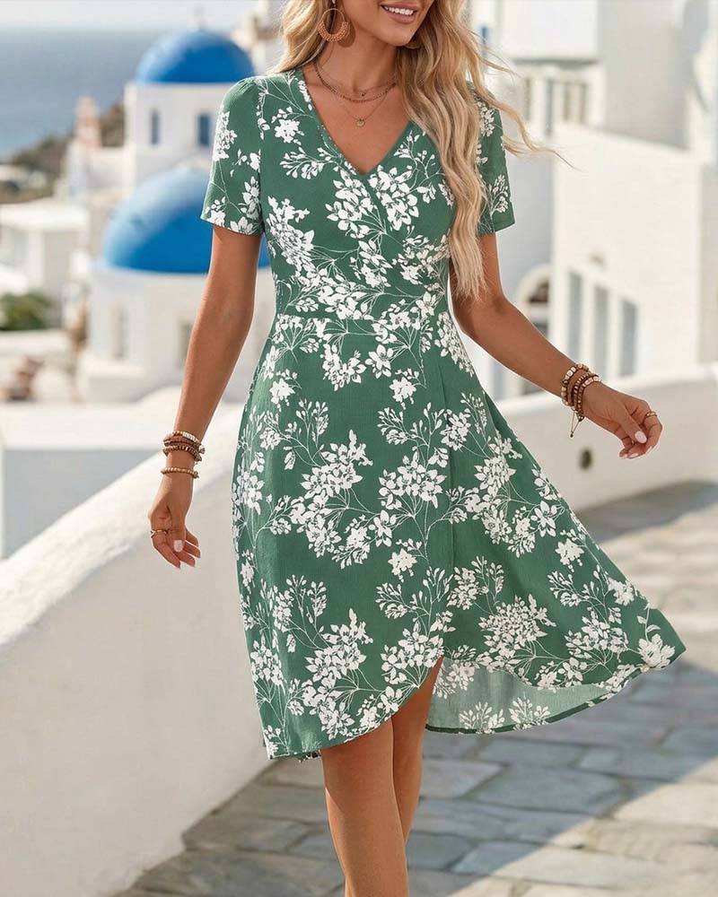 V-Neck Floral Short-Sleeved Dress