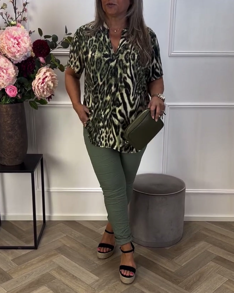 Fashionable Leopard Print Short-Sleeved Blouse